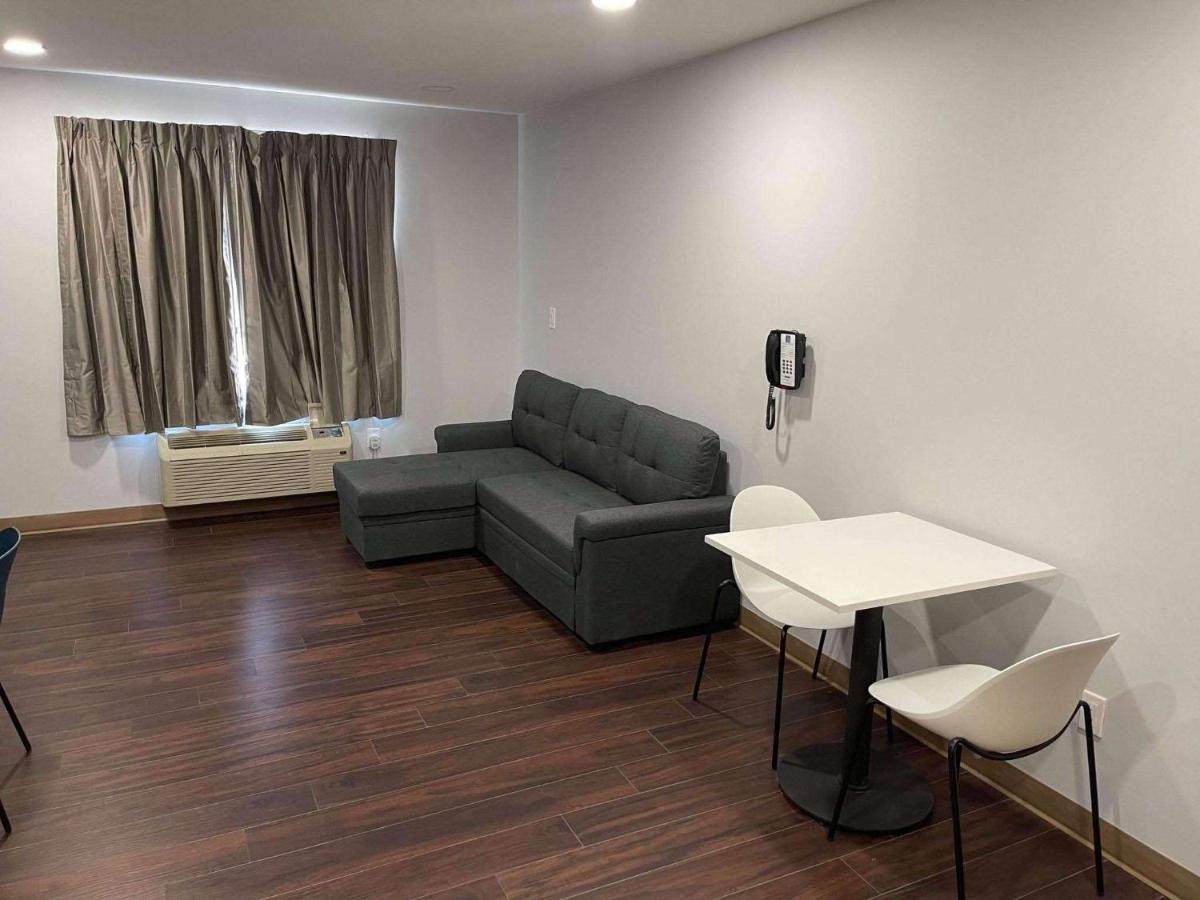 Studio 6 Peoria Il Екстериор снимка